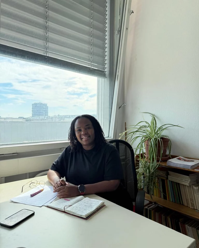 Instagram post from via.bund. This post is in position 10.