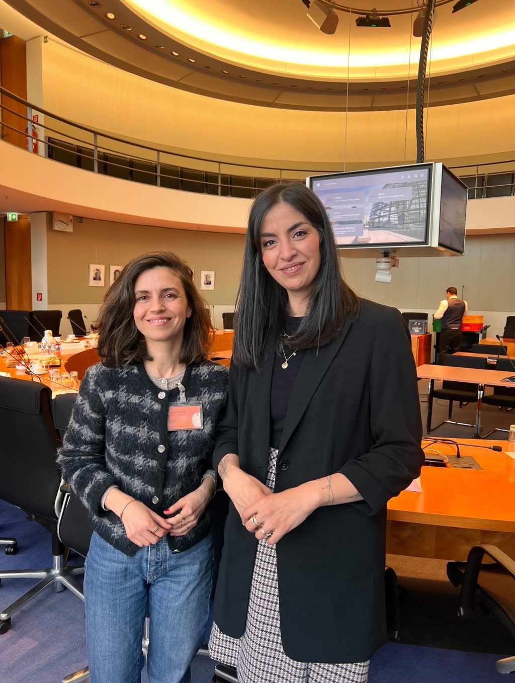 Instagram post from via.bund. This post is in position 1.