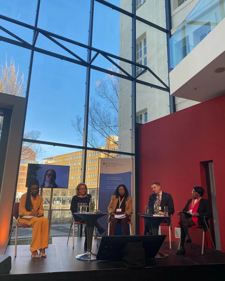 Instagram post from via.bund. This post is in position 15.